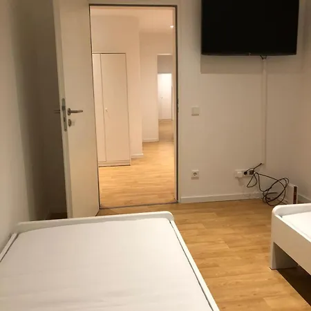 Möbilierte 3 Mit Großer Wohnküche Apartment